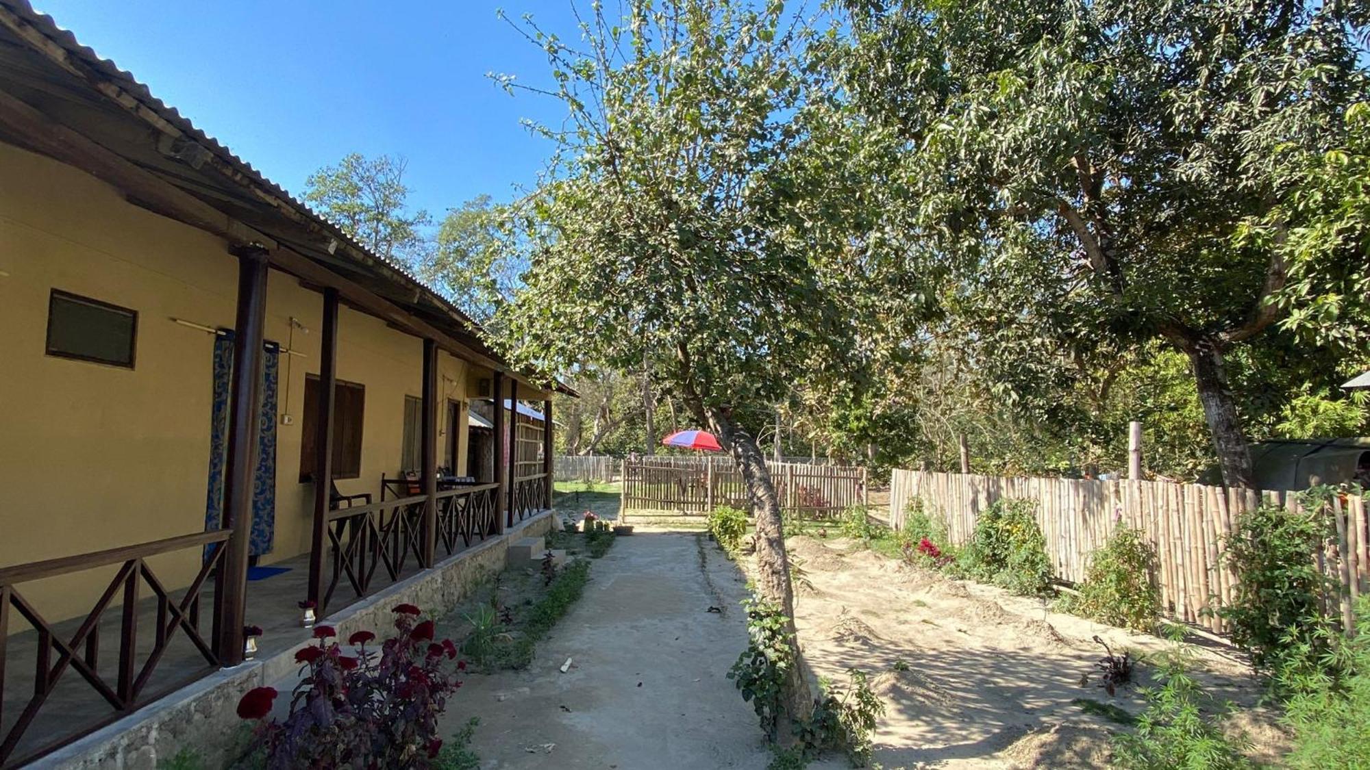 Nanu'S Bardiya Homestay Exterior photo